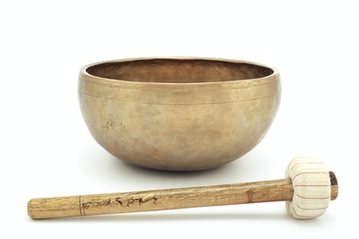 布朗木勺棕色陶瓷碗
